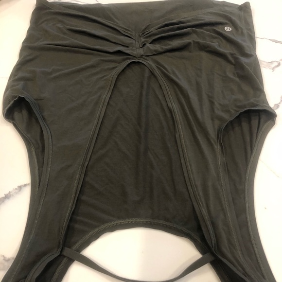 Lululemon Army Tank- 10 - Picture 2 of 5